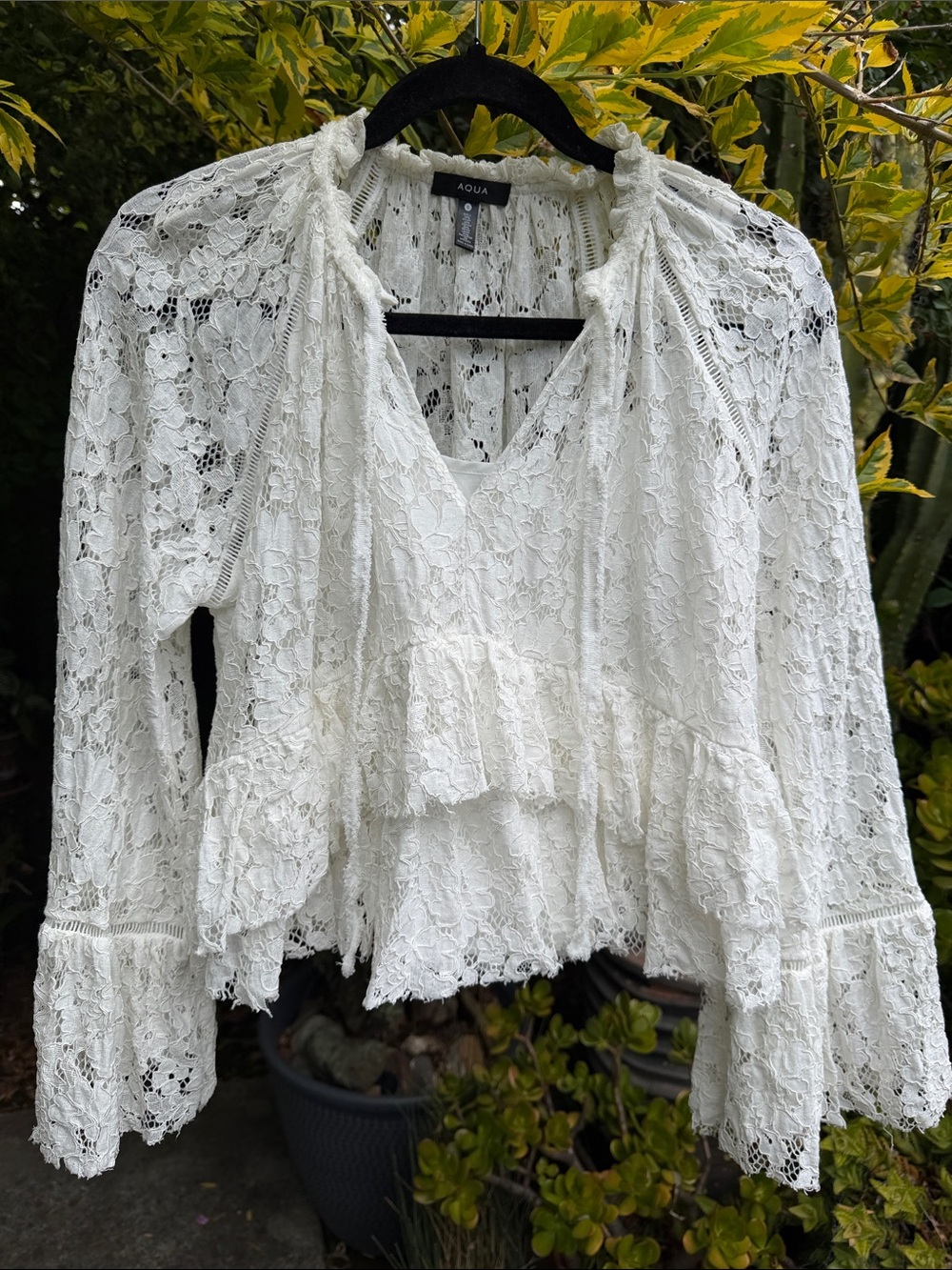 Aqua Ivory Floral Lace Tiered V-Neck Peplum Blouse